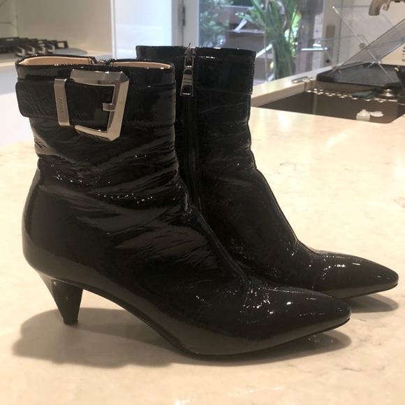 Prada - Picture 6 of 6